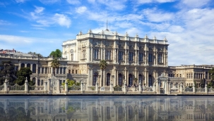 Dolmabahçe Sarayındaki 46 kilogramlık altın vazolara ne oldu?