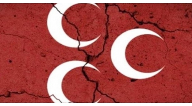 MHPde kriz: Ülkü Ocakları iki ismi hedef aldı