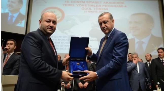 Herkes yolunda, AKP'li belediyelerin LED ekranları, eski AKP'li yöneticiden