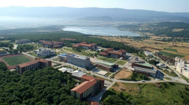 9 yıldır öğrencisi olmayan fakültede dekan ve personeline maaş ödediler
