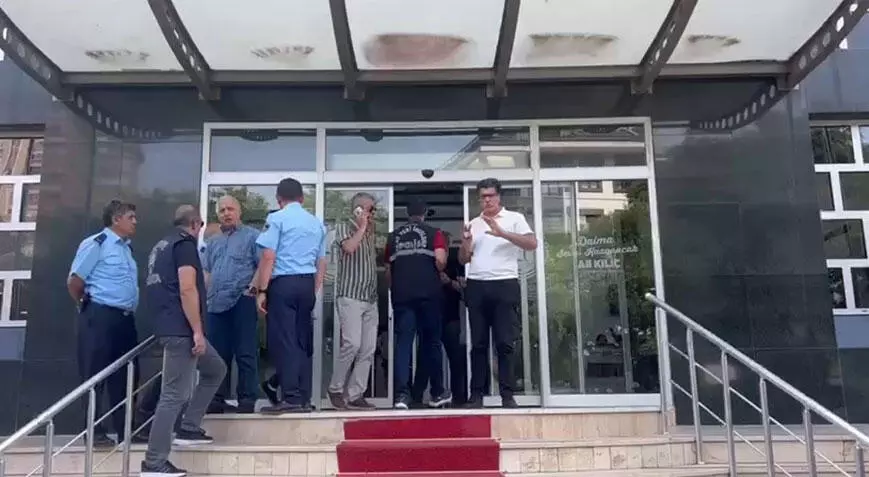 Maltepe Belediyesi'nde silah sesleri yükseldi