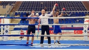 Polis Milli Boksör Ilgar Çelik'ten Çifte Şampiyonluk