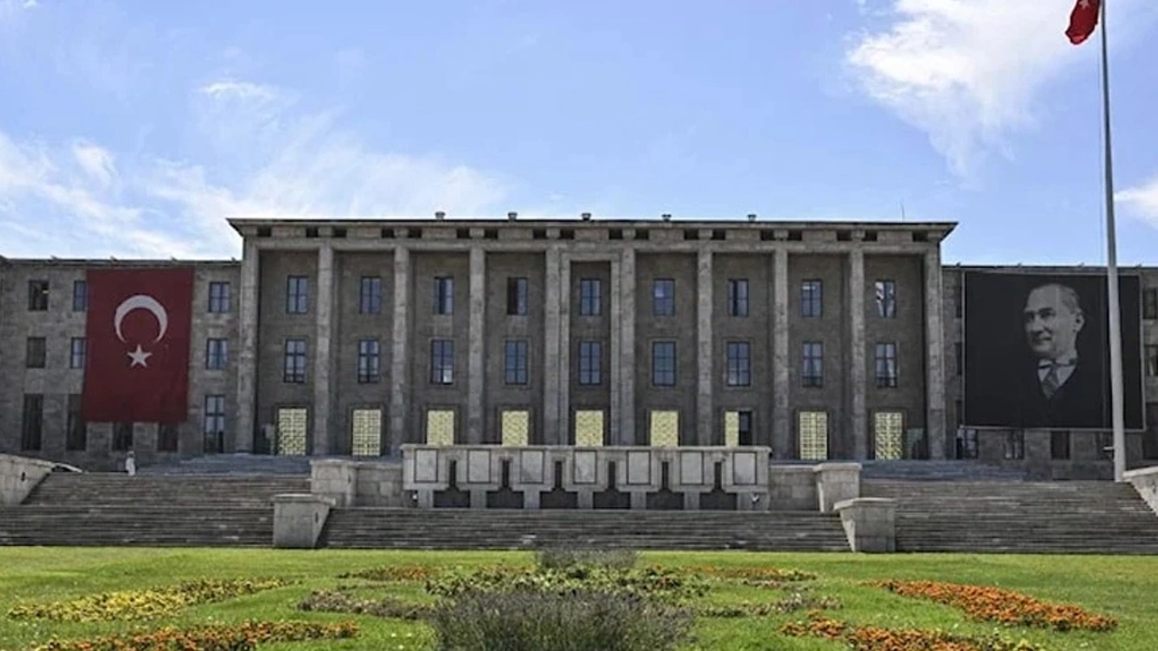 Meclis'te güvenlik adımı: Ziyaretçi girişi ayrılacak