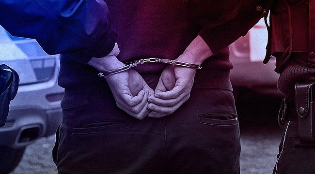 Interpol'ün kırmızı bültenle aradığı şüpheli Antalya'da yakalandı
