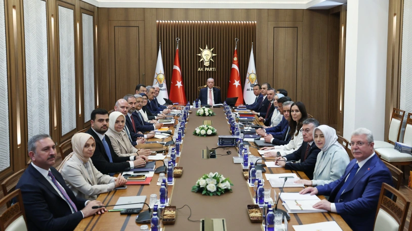 AK Parti MYK toplandı: Erdoğan 7 il başkanını değiştirdi