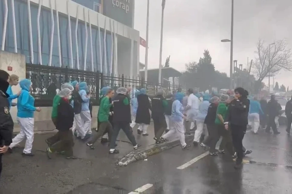 Esenyurt'ta panik: Koç'un tıbbi cihaz fabrikasında yangın çıktı