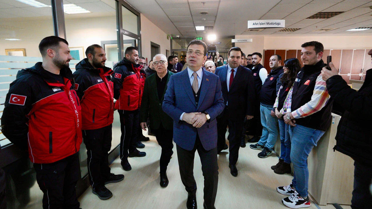 İmamoğlu: Hukuksuzluğu yapanların güçlü bir adalet sistemi önünde hesap vermeleri şart