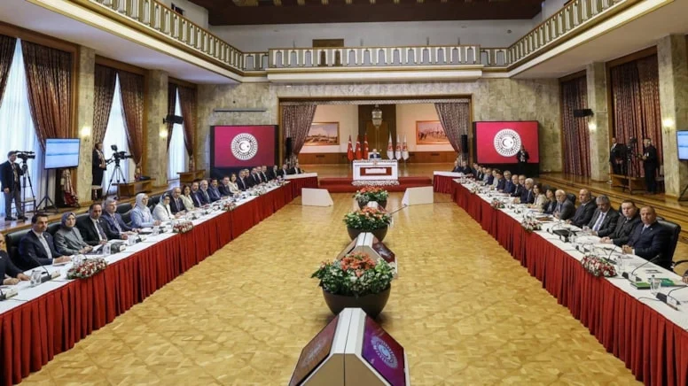 İmralı kararı sonrası partisinden istifasını açıkladı